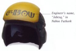 Jabesqs Helm mit seinem Namen in der Futhork-Schrift
